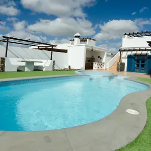 villa-valeria-playa-blanca.in-canary-islands.com/